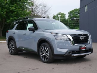 New 2025 Nissan Pathfinder Platinum image 1
