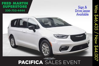New 2026 Chrysler Pacifica Select image 1