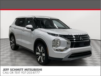 New 2025 Mitsubishi Outlander SE image 1