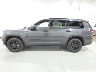 Used 2024 Jeep Grand Cherokee L Laredo image 1