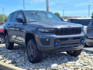 New 2025 Jeep Grand Cherokee Trailhawk w/ Luxury Tech Group III image 1