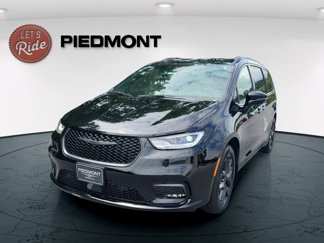 New 2026 Chrysler Pacifica Limited w/ S Appearance Package image 1