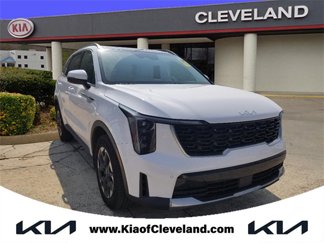 Certified 2025 Kia Sorento S w/ Panoramic Sunroof Package image 1