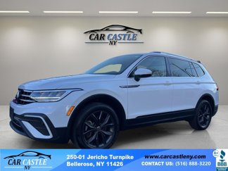 Used 2023 Volkswagen Tiguan SE image 1