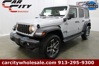 Used 2024 Jeep Wrangler Unlimited image 1
