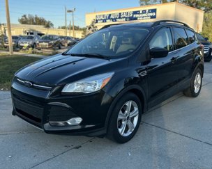 Used 2015 Ford Escape SE w/ Equipment Group 201A image 1