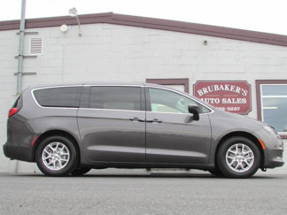Used 2023 Chrysler Voyager LX image 1