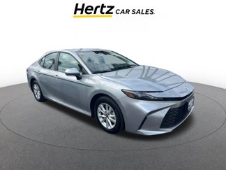 Used 2025 Toyota Camry LE image 1