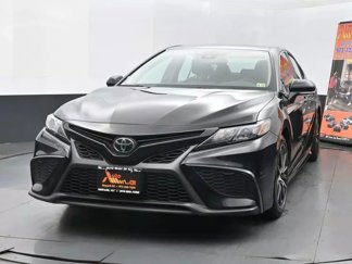 Used 2024 Toyota Camry SE image 1