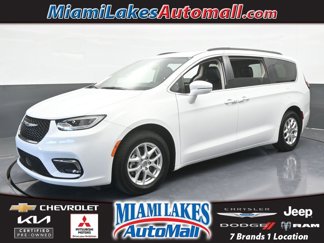 Used 2022 Chrysler Pacifica Touring-L image 1