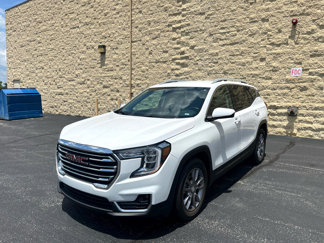 Used 2023 GMC Terrain SLT image 1