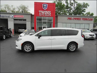 Used 2024 Chrysler Voyager LX image 1