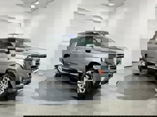 Used 2021 GMC Yukon XL SLT w/ SLT Luxury Plus Package image 1