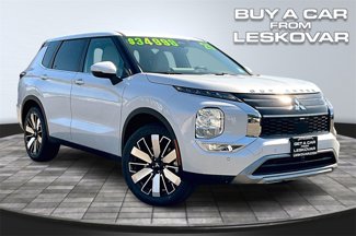 New 2025 Mitsubishi Outlander SE image 1