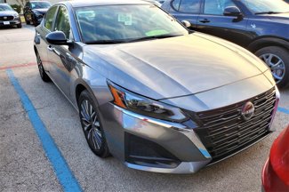Used 2024 Nissan Altima 2.5 SV image 1