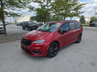 New 2026 Chrysler Pacifica Limited image 1