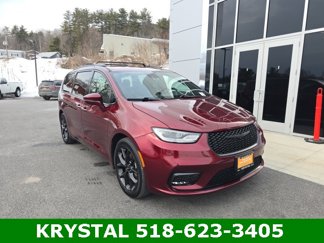 Certified 2022 Chrysler Pacifica Touring-L w/ S Appearance Package image 1