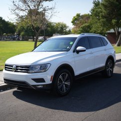 Used 2018 Volkswagen Tiguan SEL image 1
