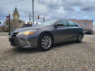 Used 2017 Toyota Camry XLE image 1