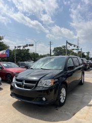 Used 2018 Dodge Grand Caravan SXT image 1