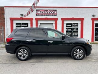 Used 2019 Nissan Pathfinder SV image 1