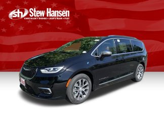 New 2025 Chrysler Pacifica Pinnacle image 1