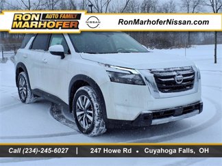 New 2025 Nissan Pathfinder SL image 1