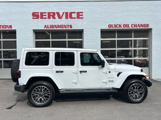 Used 2023 Jeep Wrangler Unlimited Sahara w/ Cold Weather Group image 1