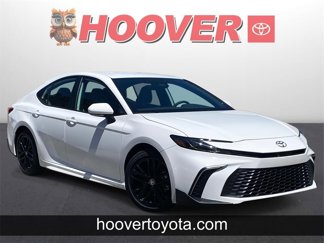 Used 2025 Toyota Camry SE image 1