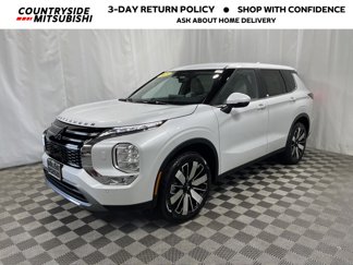 New 2025 Mitsubishi Outlander SE image 1