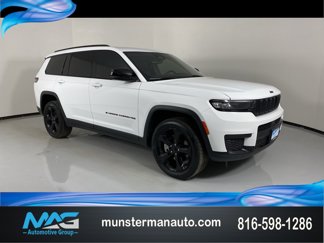 Used 2022 Jeep Grand Cherokee L Laredo image 1