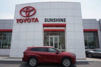 New 2025 Toyota Highlander Platinum image 1