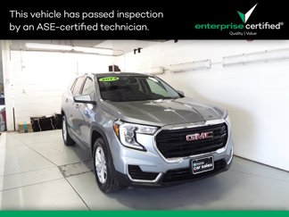 Used 2024 GMC Terrain SLE image 1