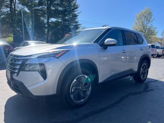 Used 2025 Nissan Rogue SV image 1
