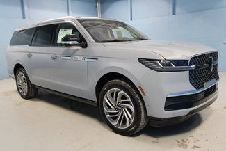 New 2025 Lincoln Navigator L Reserve image 1