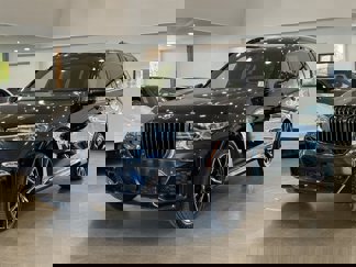 Used 2022 BMW X7 xDrive40i w/ M Sport Package image 1