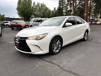 Used 2017 Toyota Camry SE image 1