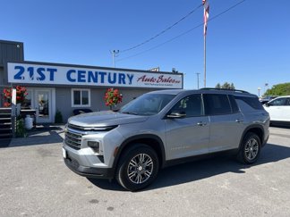 Used 2024 Chevrolet Traverse LT image 1