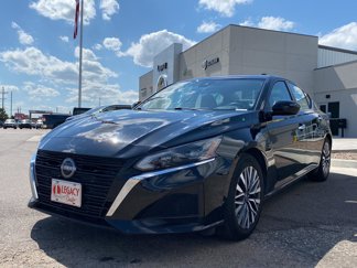 Used 2023 Nissan Altima 2.5 SV image 1