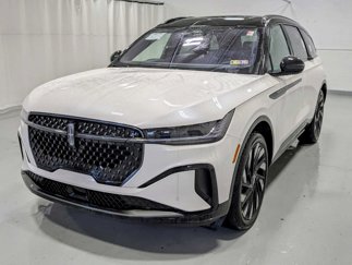 New 2025 Lincoln Nautilus Reserve w/ Jet Appearance Package image 1
