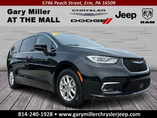 Used 2023 Chrysler Pacifica Touring-L image 1
