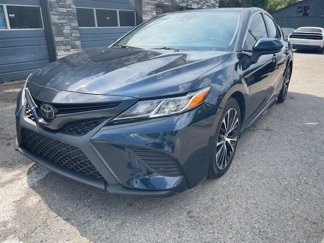 Used 2018 Toyota Camry SE image 1