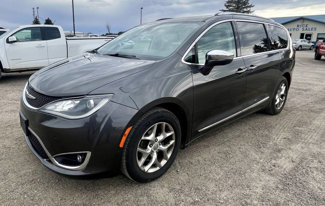 Used 2017 Chrysler Pacifica Limited w/ UConnect Theater Package image 1