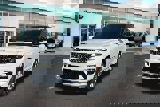 Used 2025 Jeep Grand Cherokee Summit w/ Adv Protech Group IV image 1