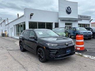 New 2025 Volkswagen Tiguan SE R-Line image 1