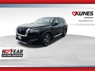 New 2025 Nissan Pathfinder Platinum image 1
