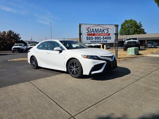 Used 2024 Toyota Camry SE image 1