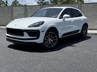 Used 2024 Porsche Macan image 1