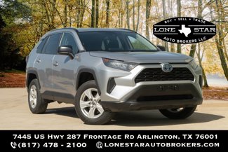 Used 2021 Toyota RAV4 LE image 1