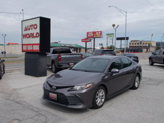 Used 2021 Toyota Camry LE image 1